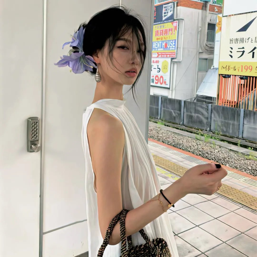 加油站的女孩